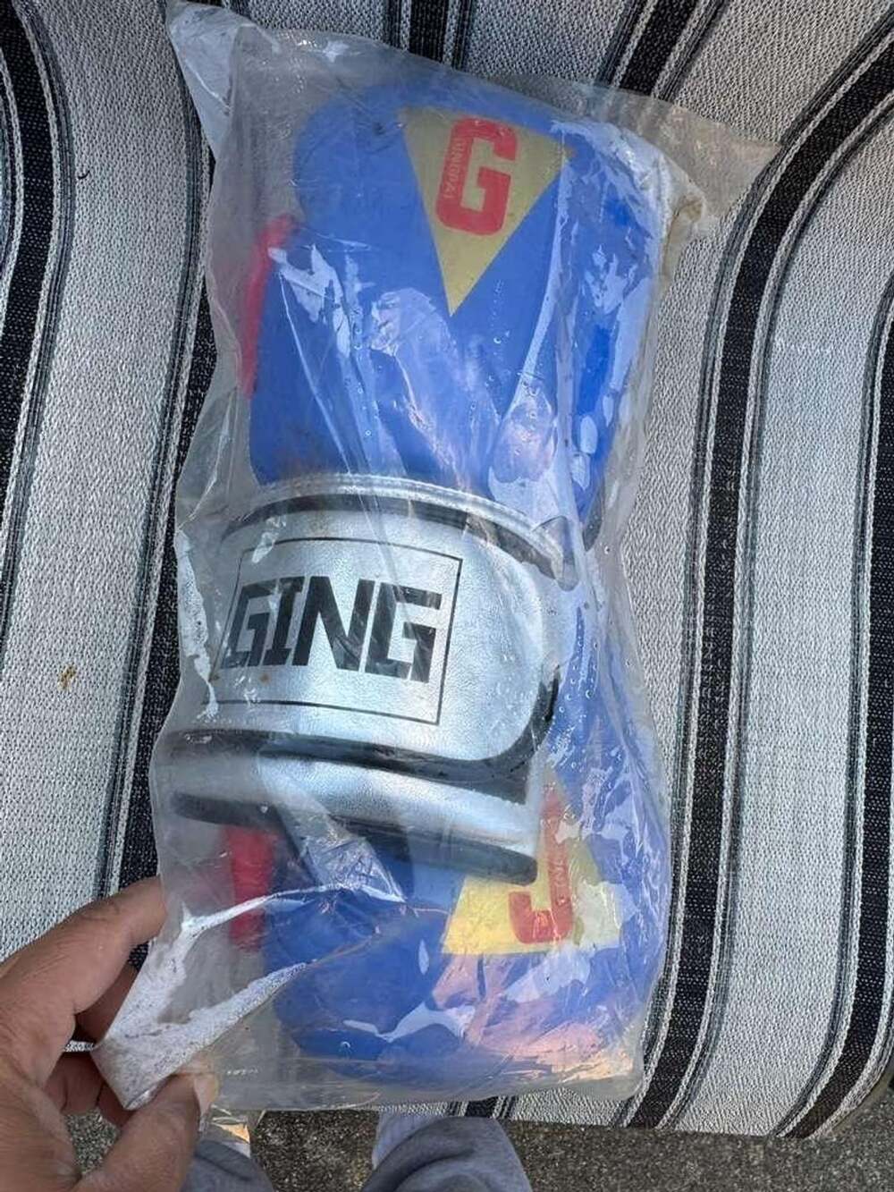 Ging boxing gloves size 10oz blue silver new